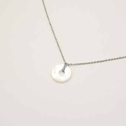 Ras du cou Pirataura en nacre de Tahiti. Bijoux en acier inoxydable argenté